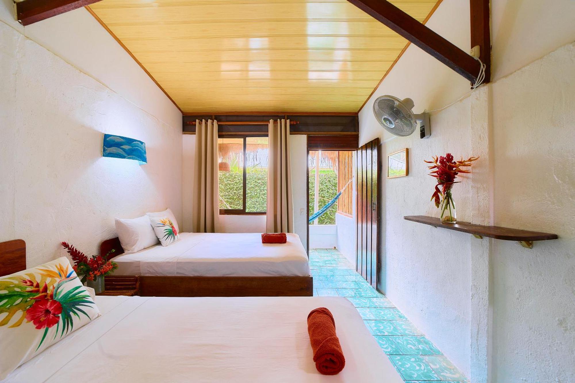 Cabinas Montesol Puerto Viejo de Talamanca エクステリア 写真