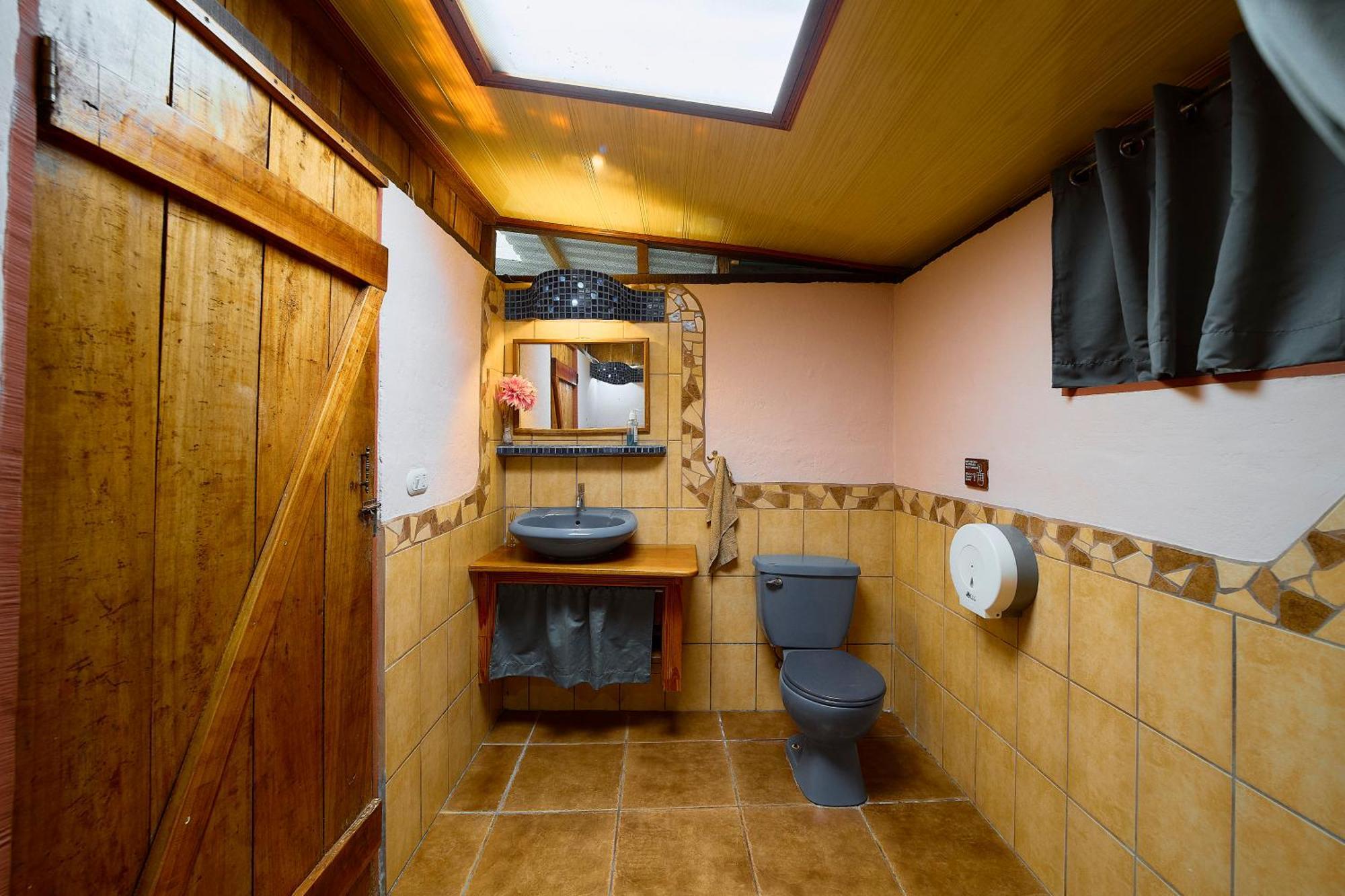 Cabinas Montesol Puerto Viejo de Talamanca エクステリア 写真