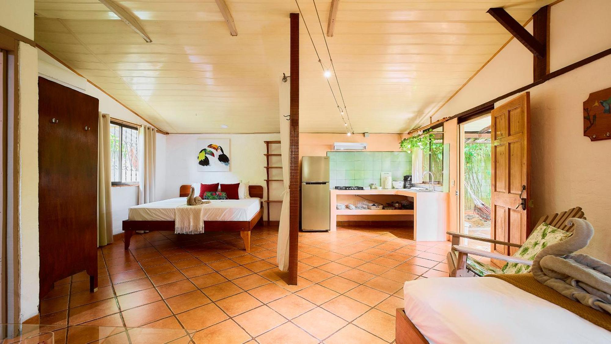 Cabinas Montesol Puerto Viejo de Talamanca エクステリア 写真