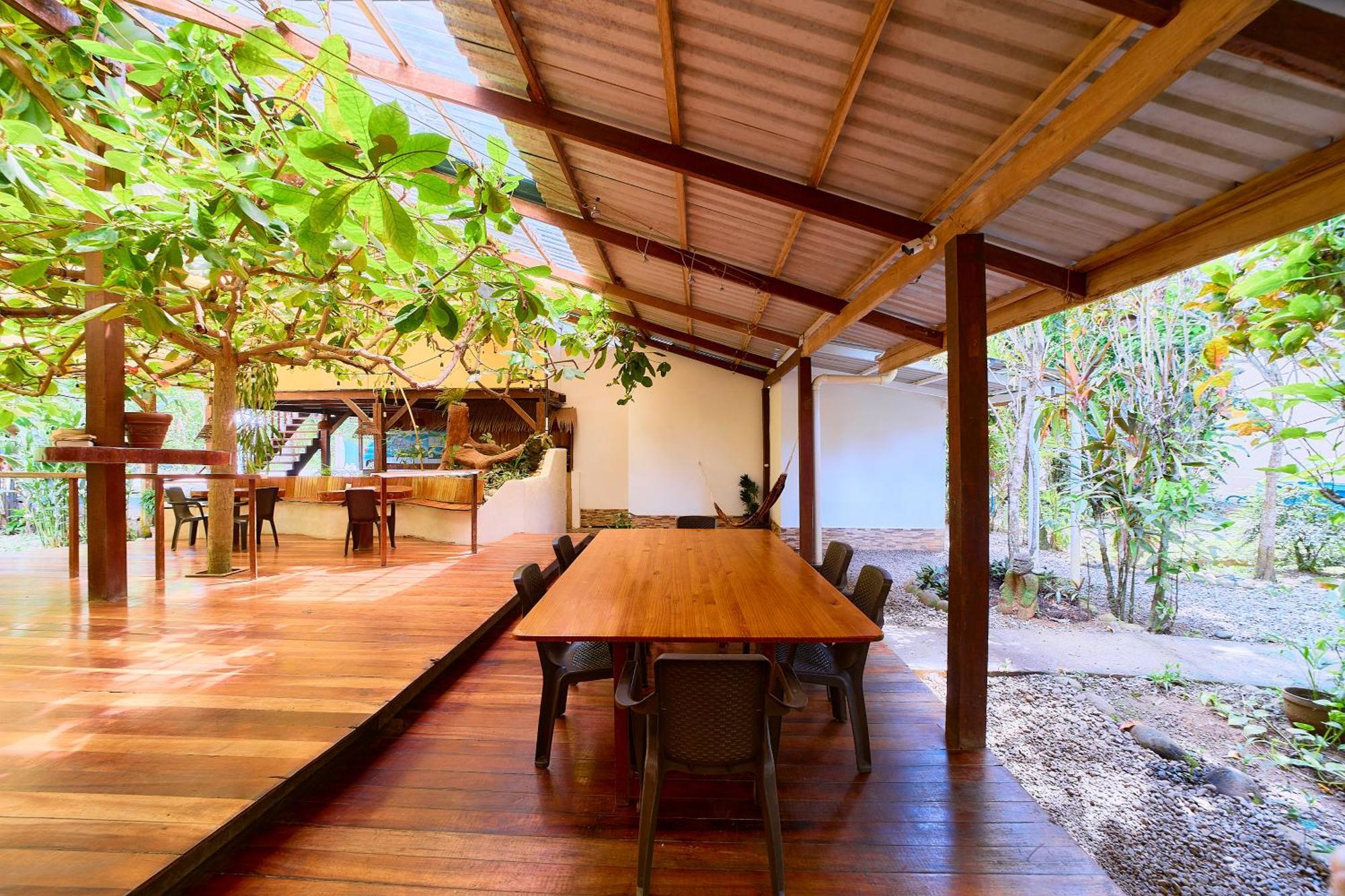 Cabinas Montesol Puerto Viejo de Talamanca エクステリア 写真