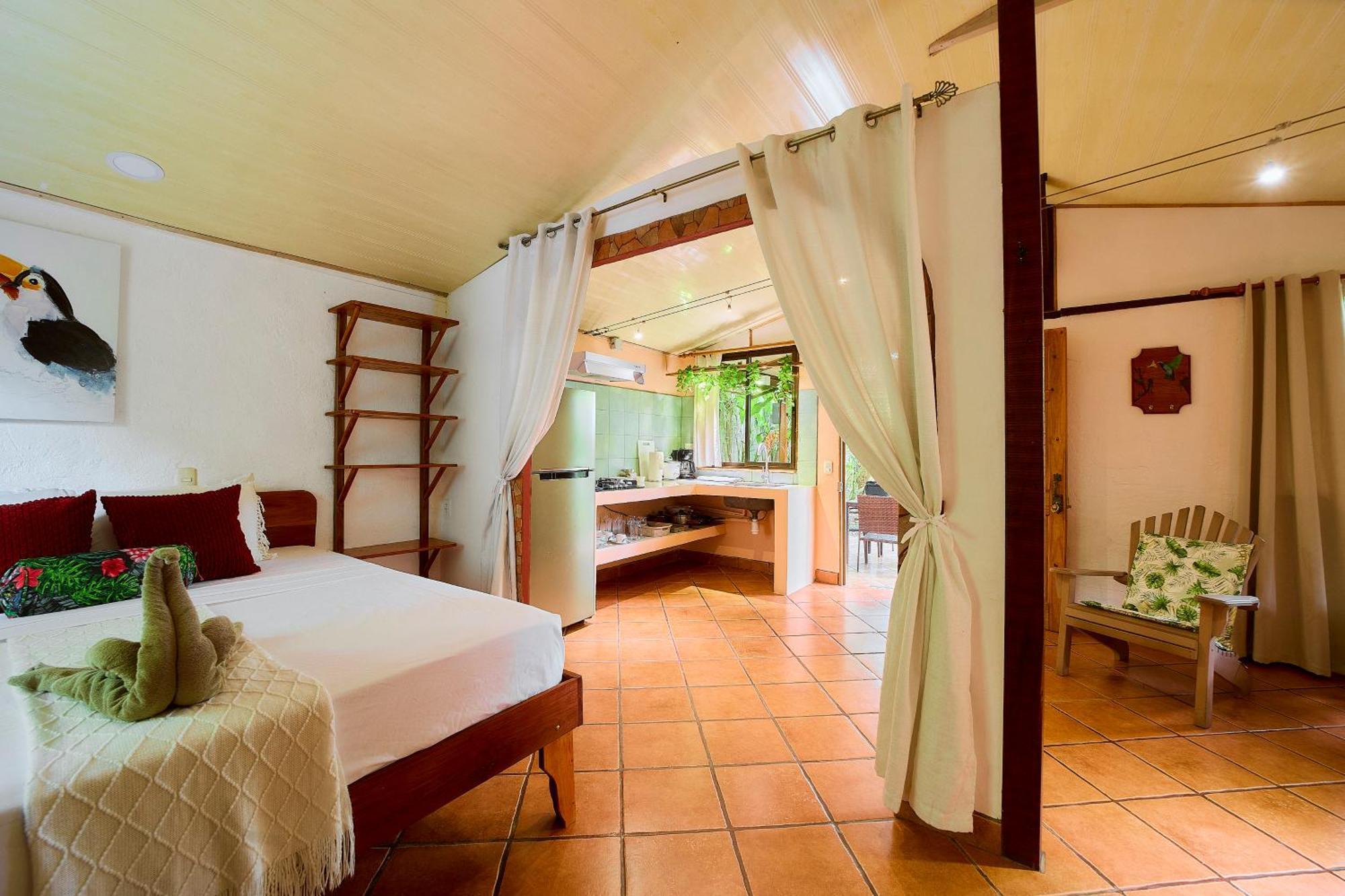 Cabinas Montesol Puerto Viejo de Talamanca エクステリア 写真