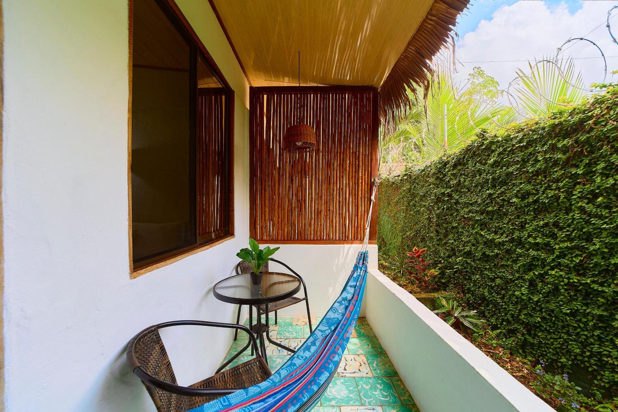 Cabinas Montesol Puerto Viejo de Talamanca エクステリア 写真