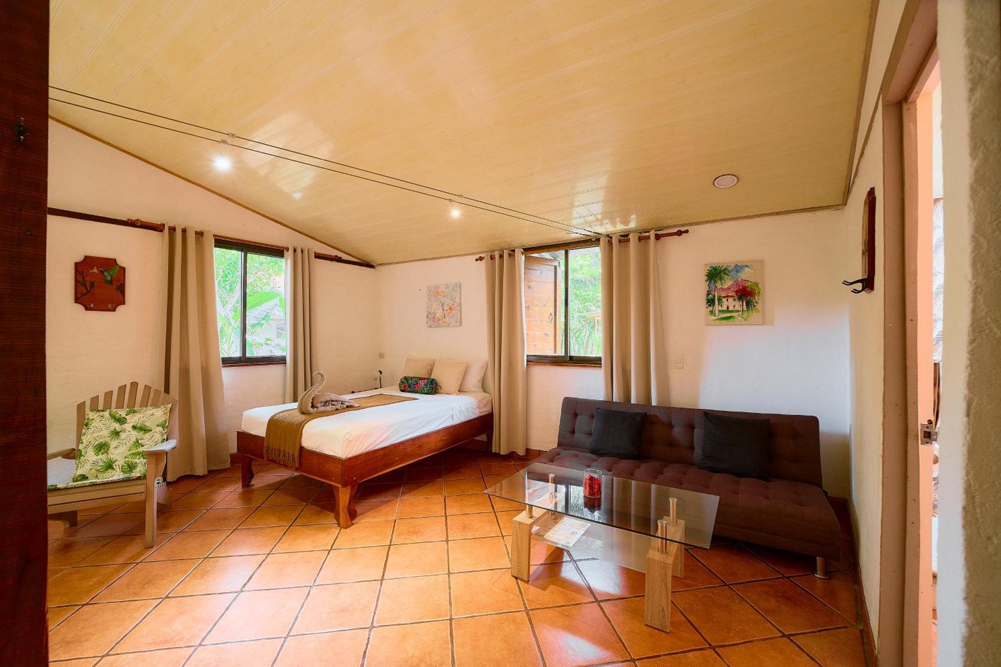 Cabinas Montesol Puerto Viejo de Talamanca エクステリア 写真
