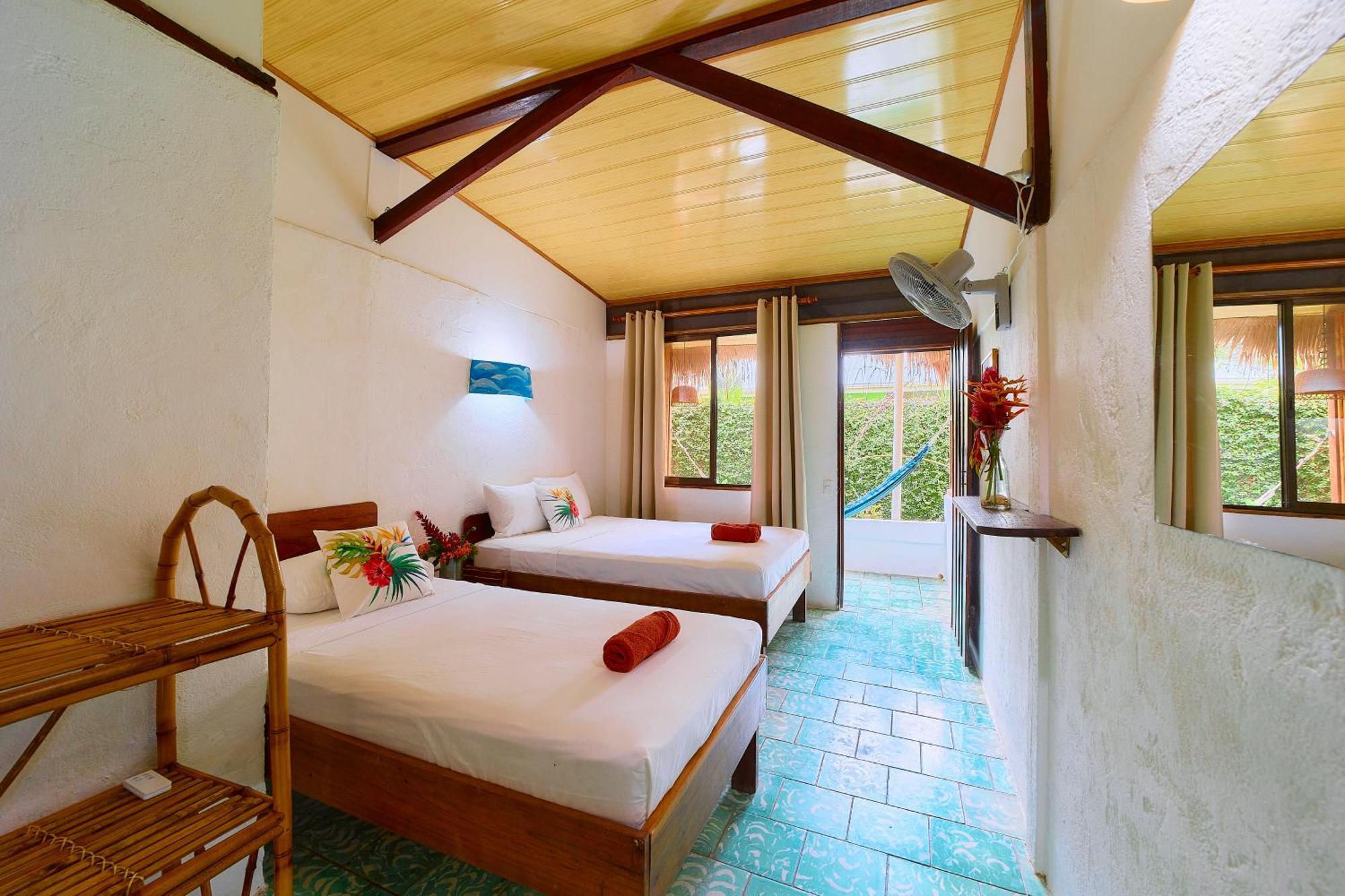 Cabinas Montesol Puerto Viejo de Talamanca エクステリア 写真