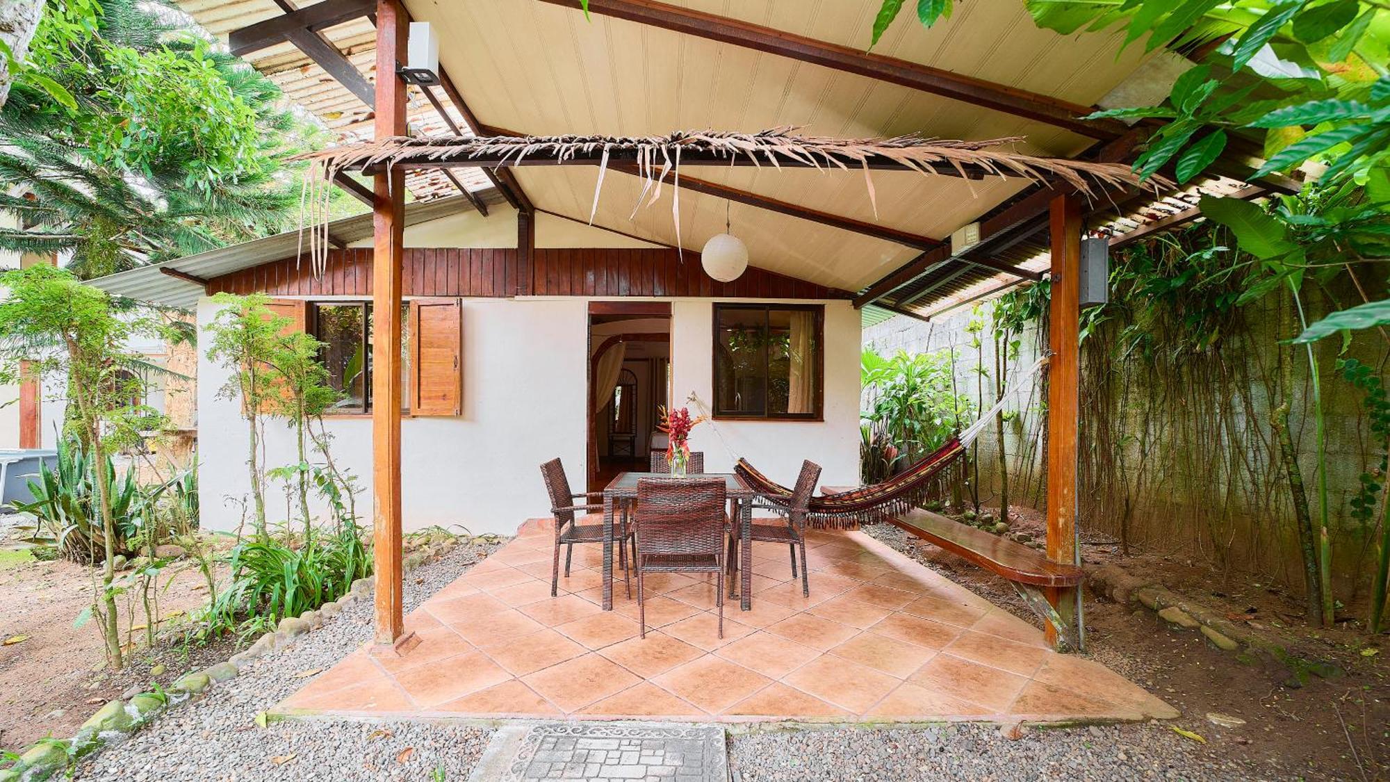 Cabinas Montesol Puerto Viejo de Talamanca エクステリア 写真