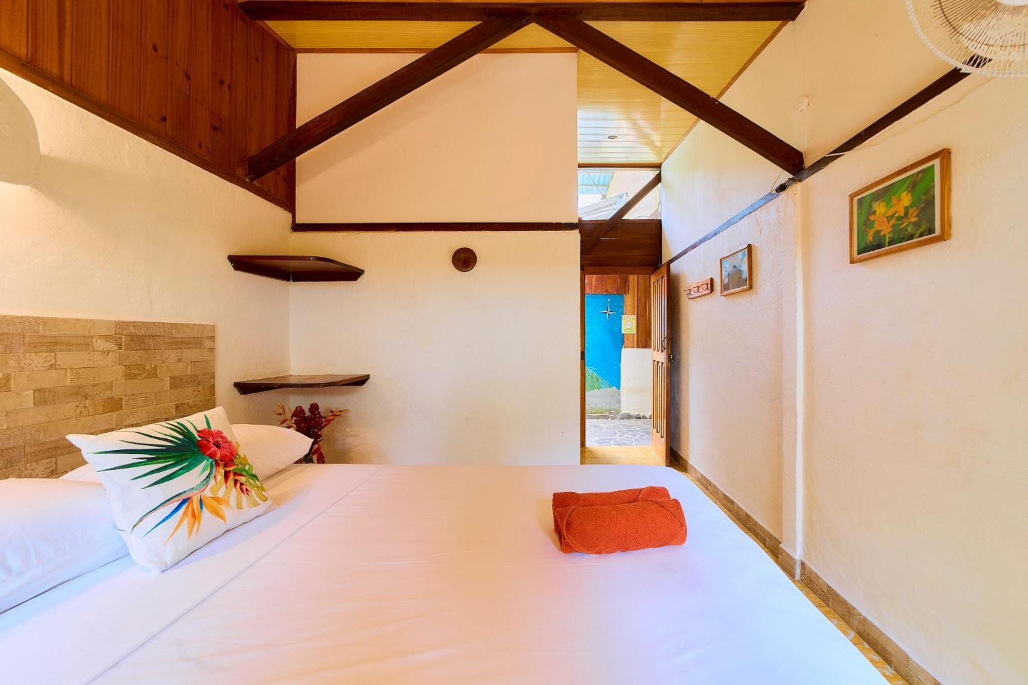 Cabinas Montesol Puerto Viejo de Talamanca エクステリア 写真