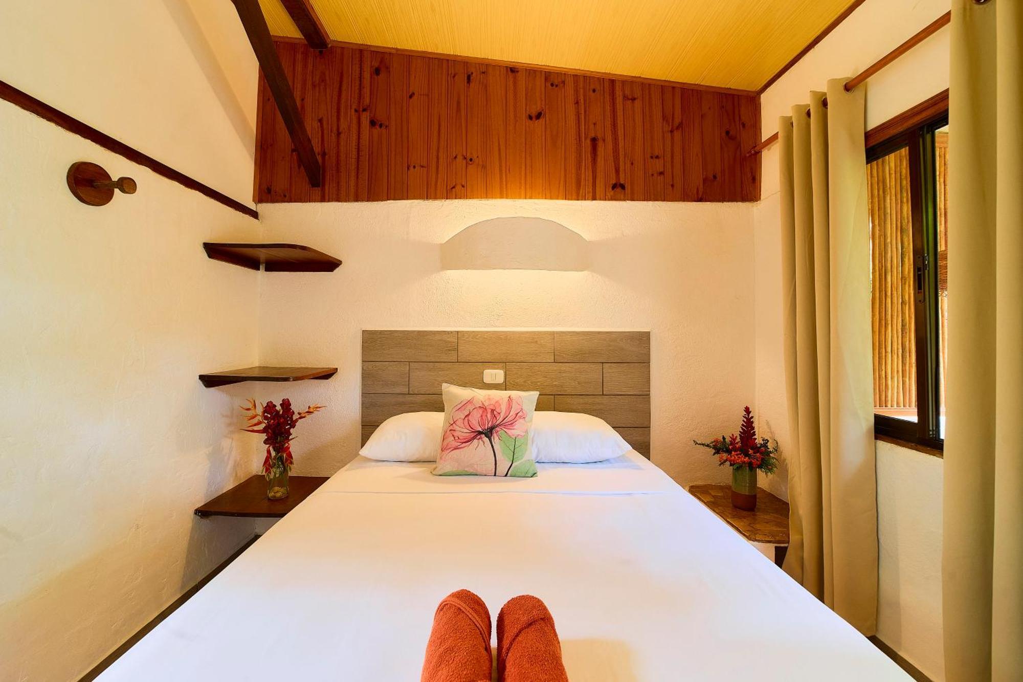 Cabinas Montesol Puerto Viejo de Talamanca エクステリア 写真