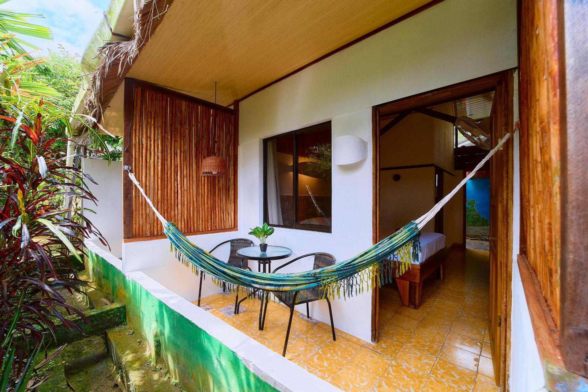 Cabinas Montesol Puerto Viejo de Talamanca エクステリア 写真