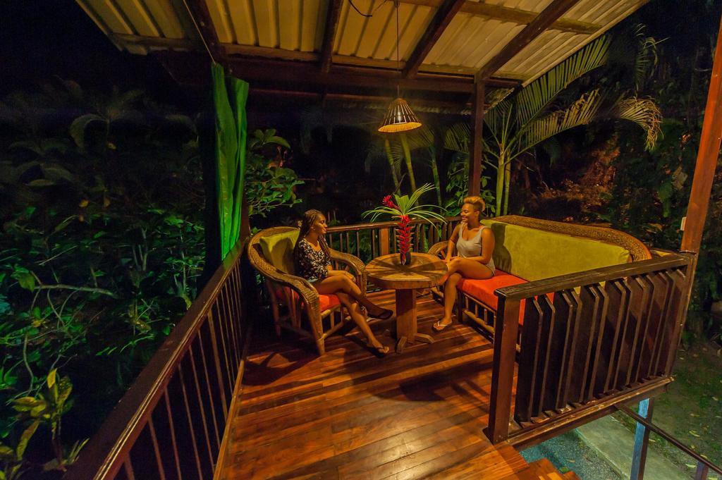 Cabinas Montesol Puerto Viejo de Talamanca エクステリア 写真